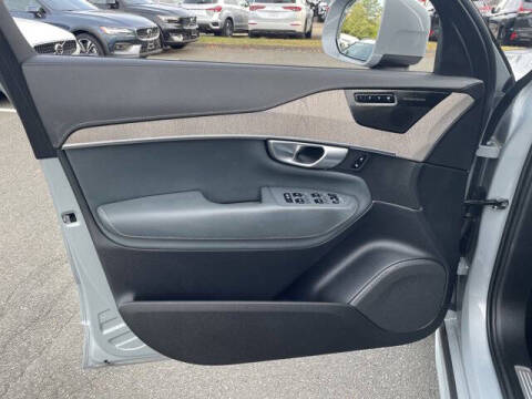 2024 Volvo XC90 B6 Ultimate Bright Theme 7P