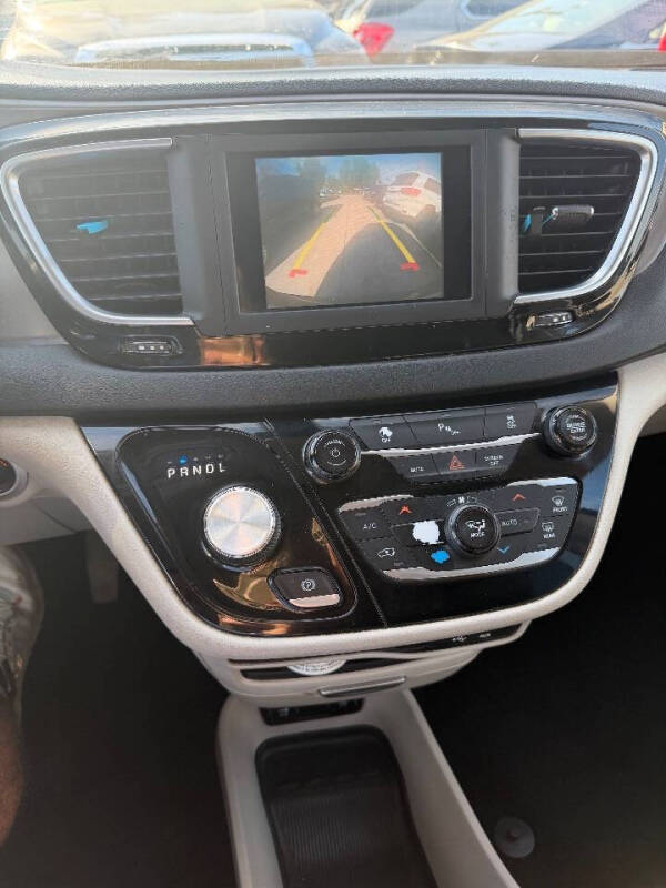 2020 Chrysler Pacifica Touring L