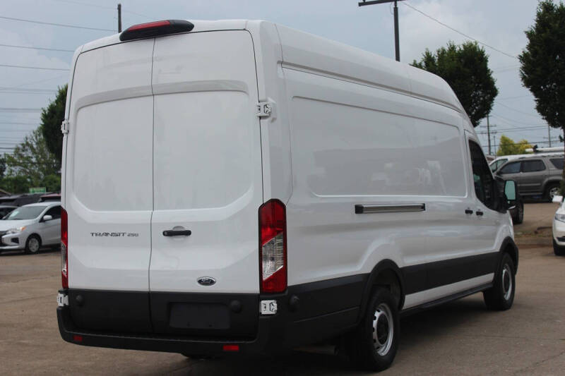 2025 Ford Transit 250