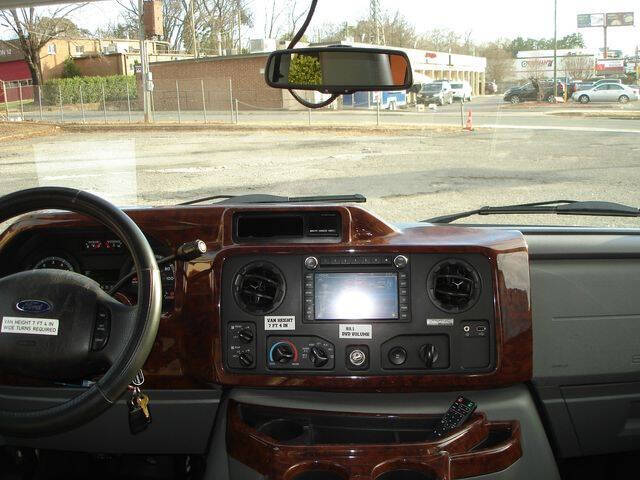 2011 Ford E-Series E-350 SD XLT
