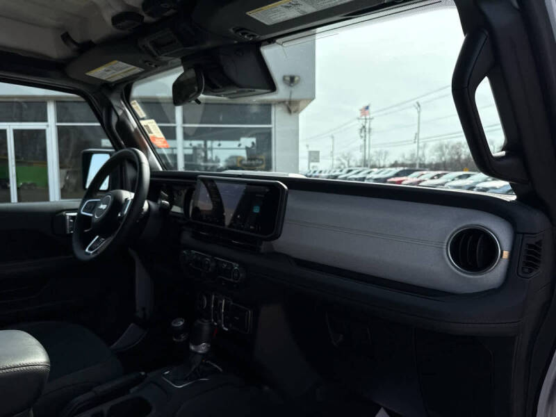 2024 Jeep Wrangler Sahara 4xe