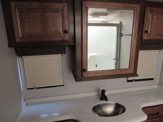 2019 LANDMARK NEWPORT F3