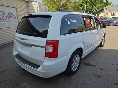 2016 Chrysler Town and Country Touring