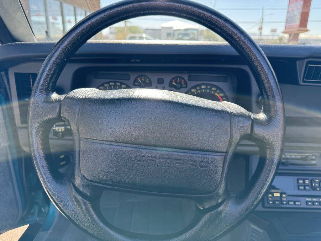 1991 Chevrolet Camaro 25