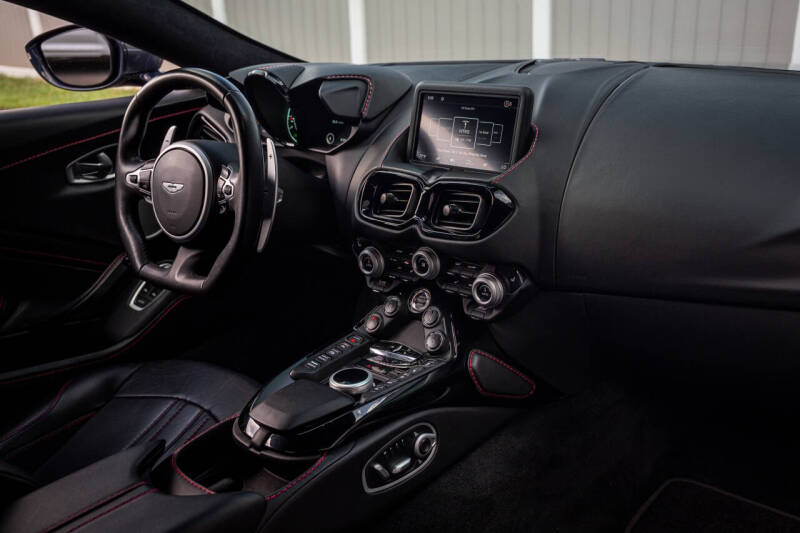 2020 Aston Martin Vantage