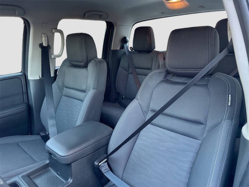 2024 Nissan Frontier SV