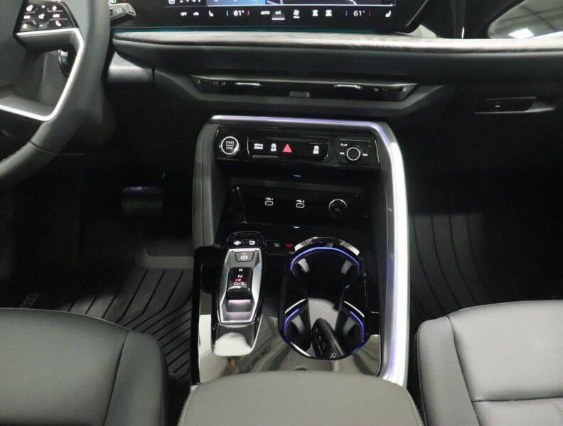 2025 Audi Q5 quattro Premium TFSI