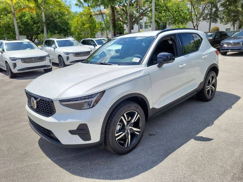 2026 Volvo XC40 B4 Core