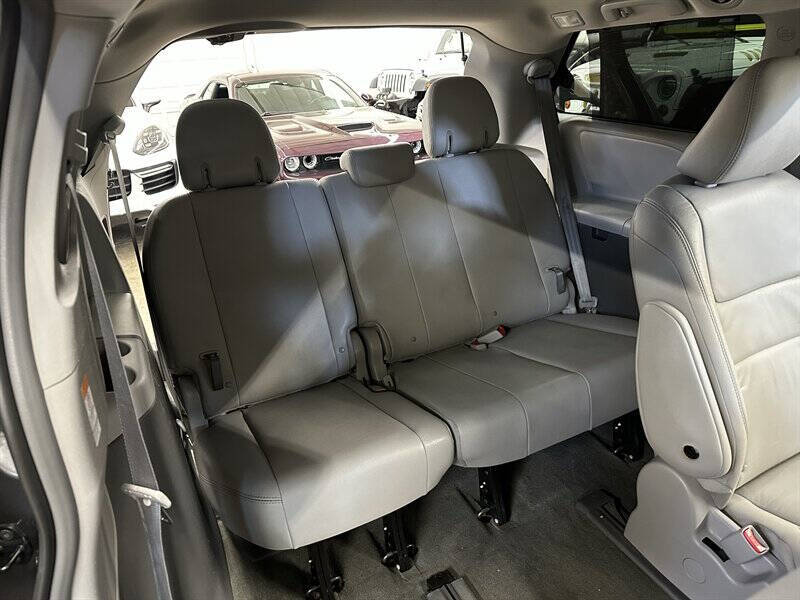 2017 Toyota Sienna XLE 7-Passenger