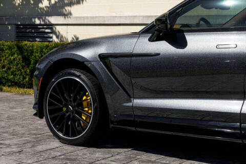 2023 Aston Martin DBX 707