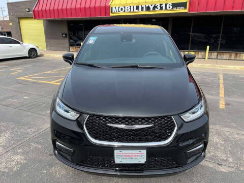 2024 Chrysler Pacifica Touring