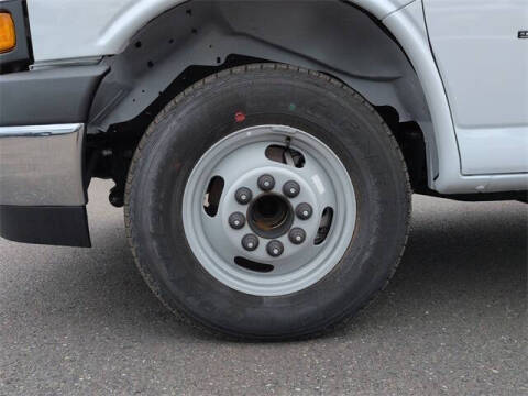 2025 Chevrolet Express 3500