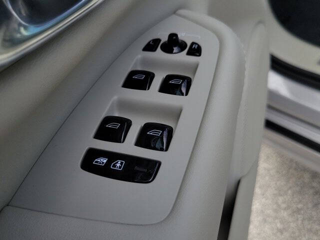 2025 Volvo XC90 B5 Core Bright Theme
