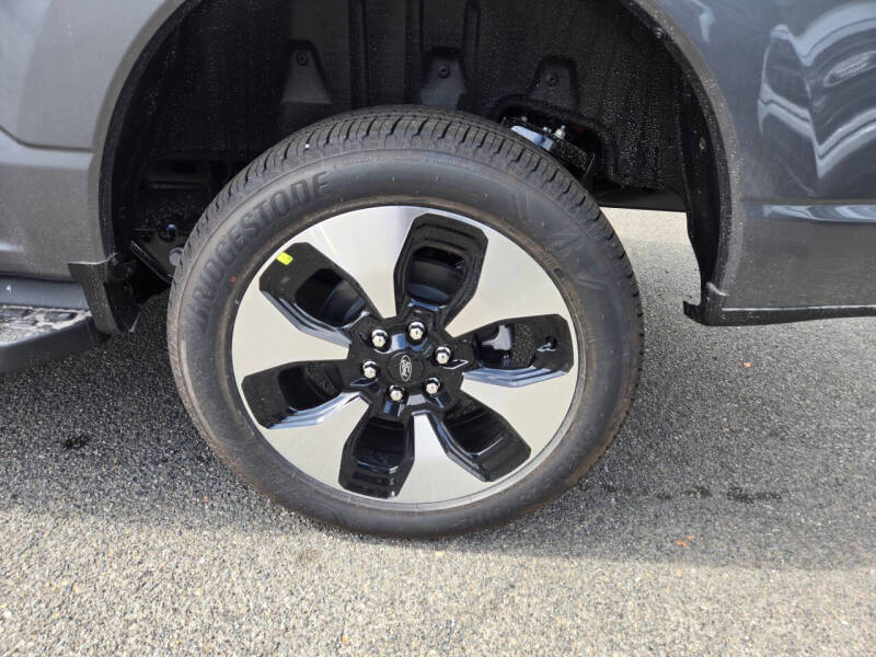 2025 Ford F-150 Lightning Platinum