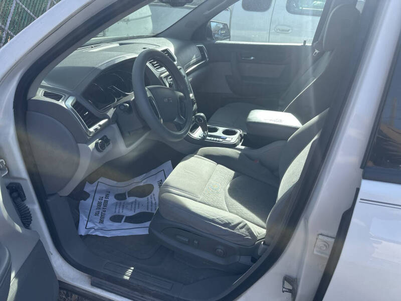 2013 GMC Acadia SLE-2