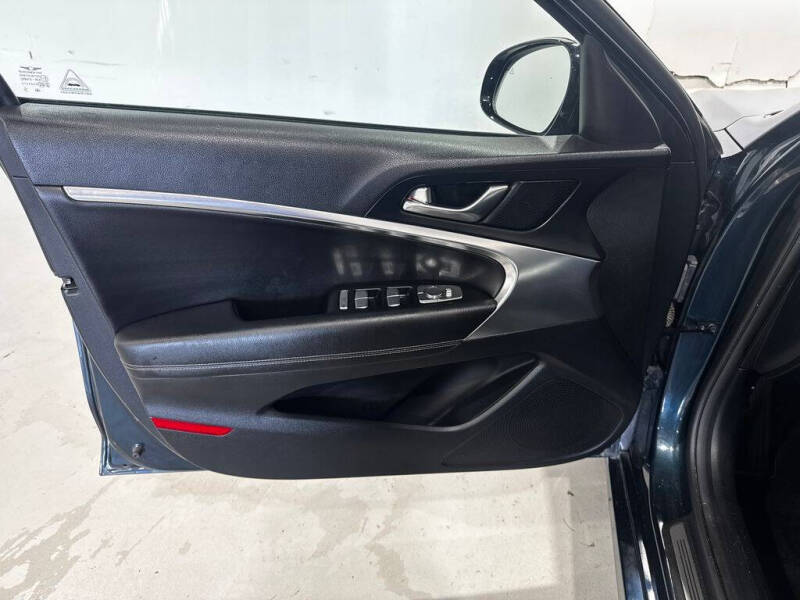 2025 Genesis G70
