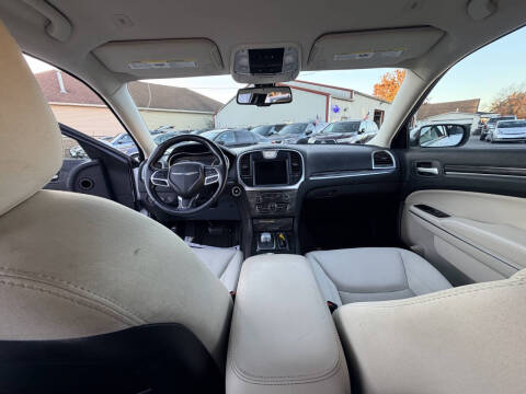 2018 Chrysler 300 Touring L