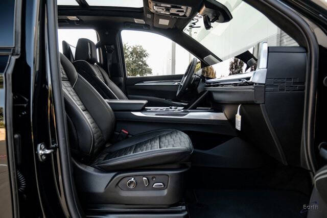 2025 Cadillac Escalade-V