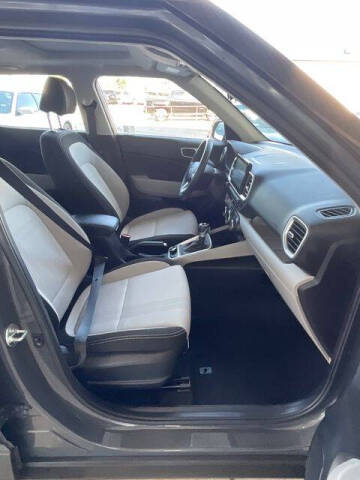 2025 Hyundai Venue SEL