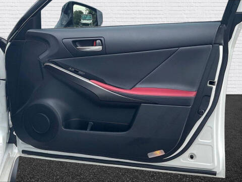 2024 Lexus IS 300