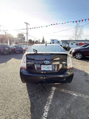 2010 Toyota Prius III