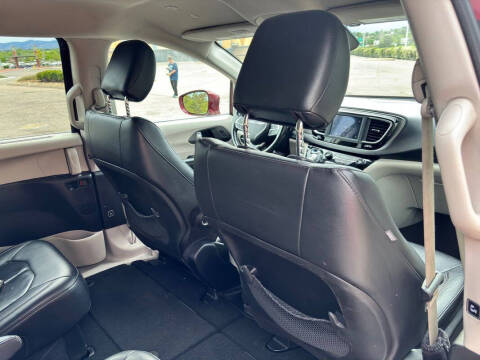 2020 Chrysler Pacifica Touring L