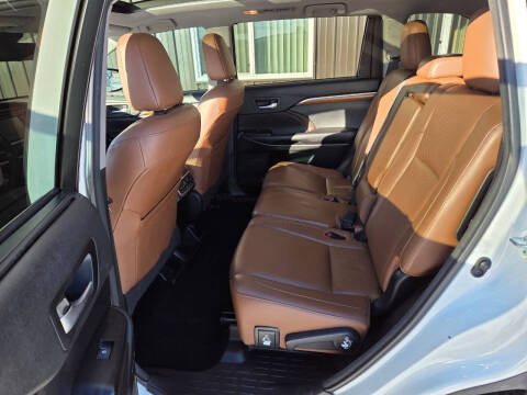 2017 Toyota Highlander Limited Platinum