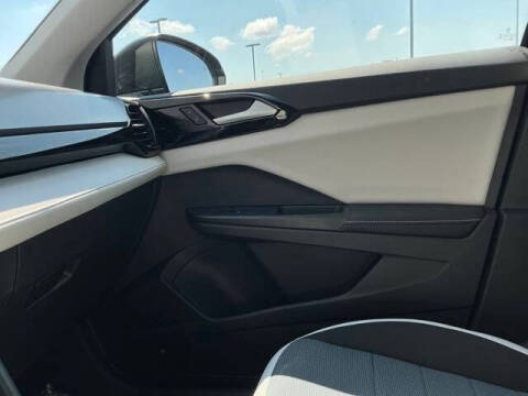 2025 Volkswagen Taos S 4Motion