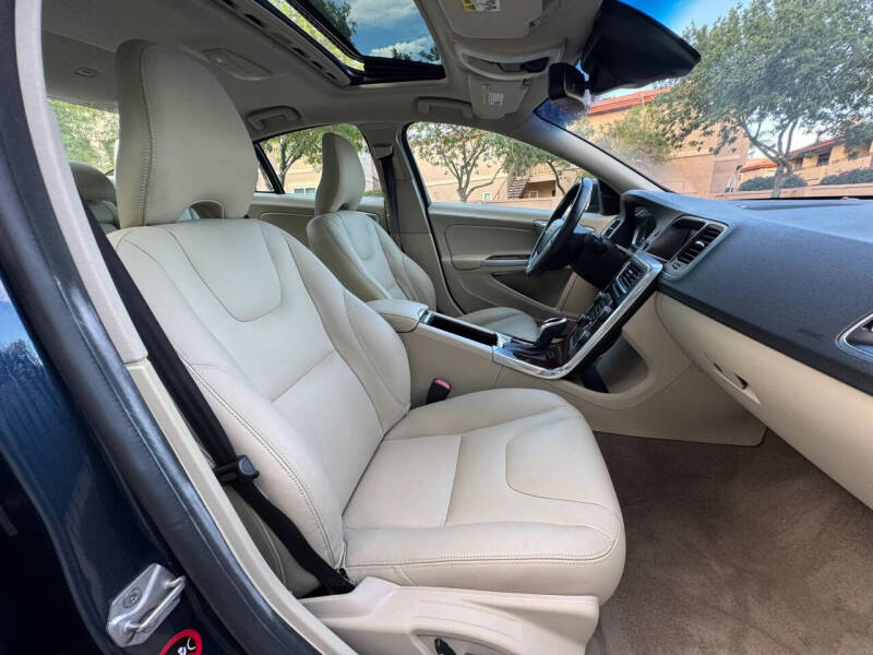 2015 Volvo S60 T5 Platinum