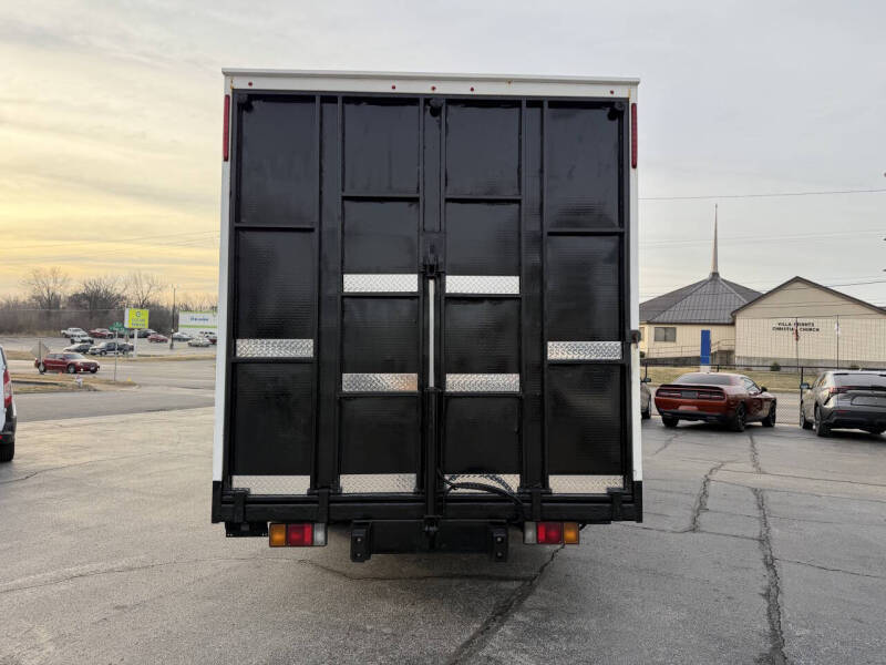 2017 Isuzu NPR-HD