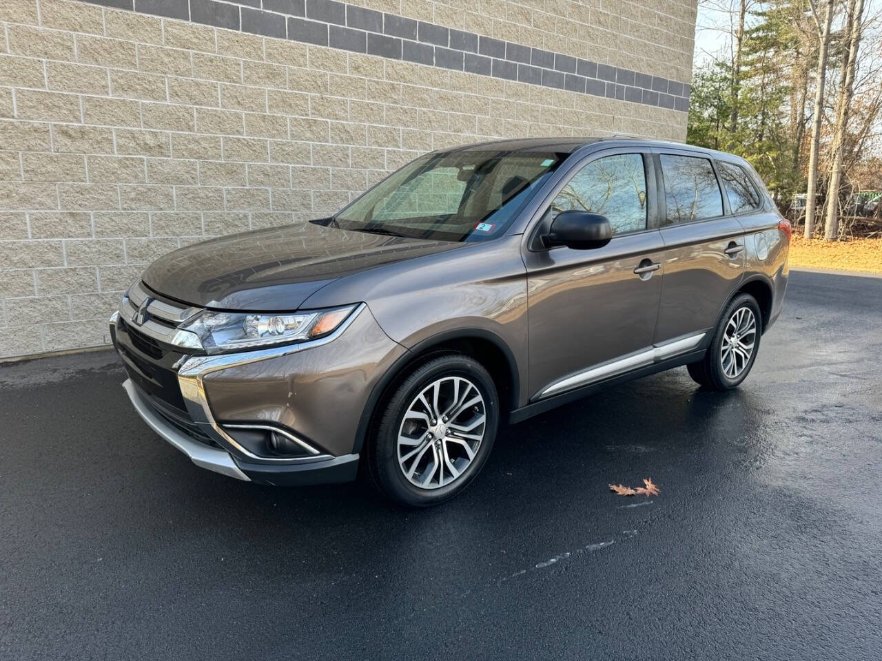 2017 Mitsubishi Outlander for sale at Derry Auto Superstore in Derry, NH