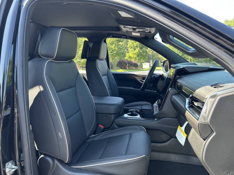 2025 GMC Yukon Elevation