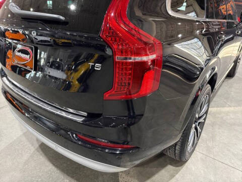 2022 Volvo XC90 T5 Momentum