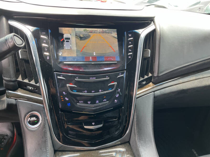 2017 Cadillac Escalade Platinum