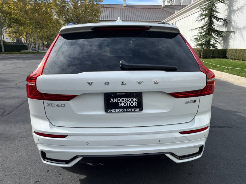 2025 Volvo XC60 B5 Plus Dark Theme