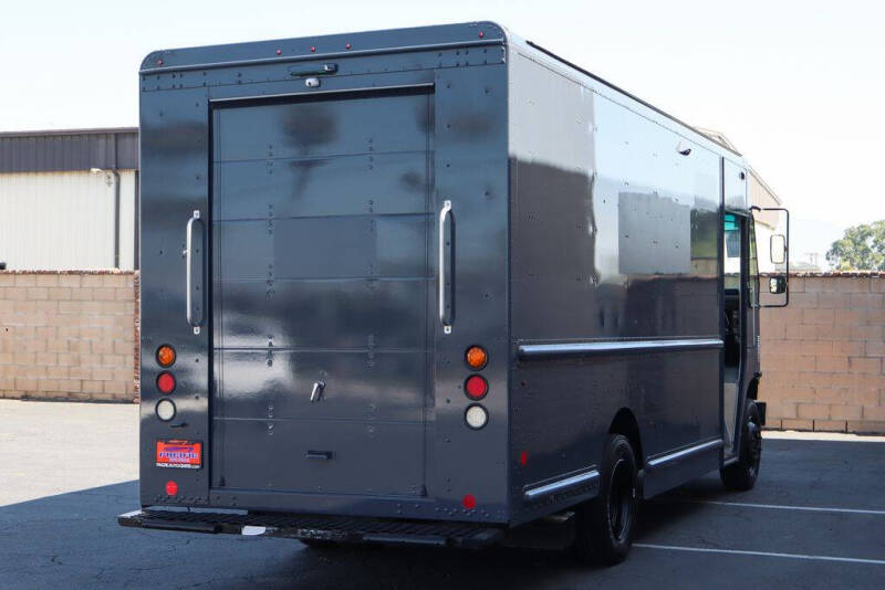 2020 Freightliner MT45 Chassis