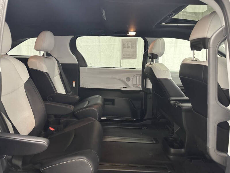 2025 Toyota Sienna XSE 7-Passenger