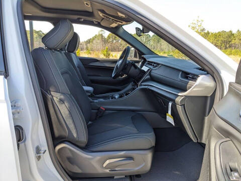 2026 Jeep Grand Cherokee L Laredo