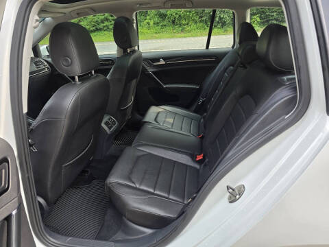 2015 Volkswagen Golf SportWagen TDI S