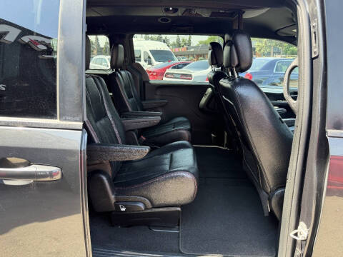 2011 Dodge Grand Caravan R/T