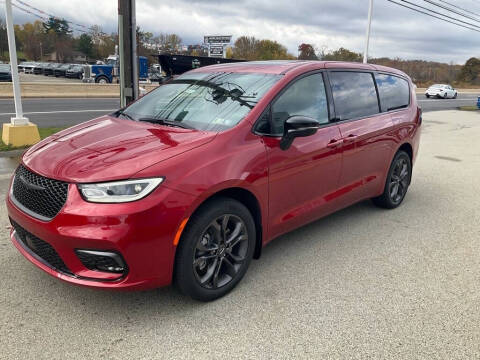 2026 Chrysler Pacifica Select