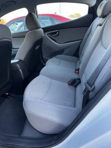 2015 Hyundai Elantra SE