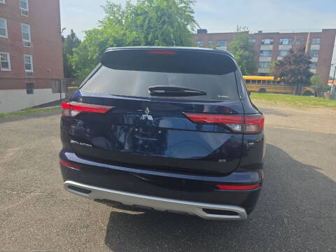 2024 Mitsubishi Outlander SE