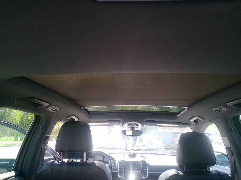2014 Porsche Cayenne Platinum