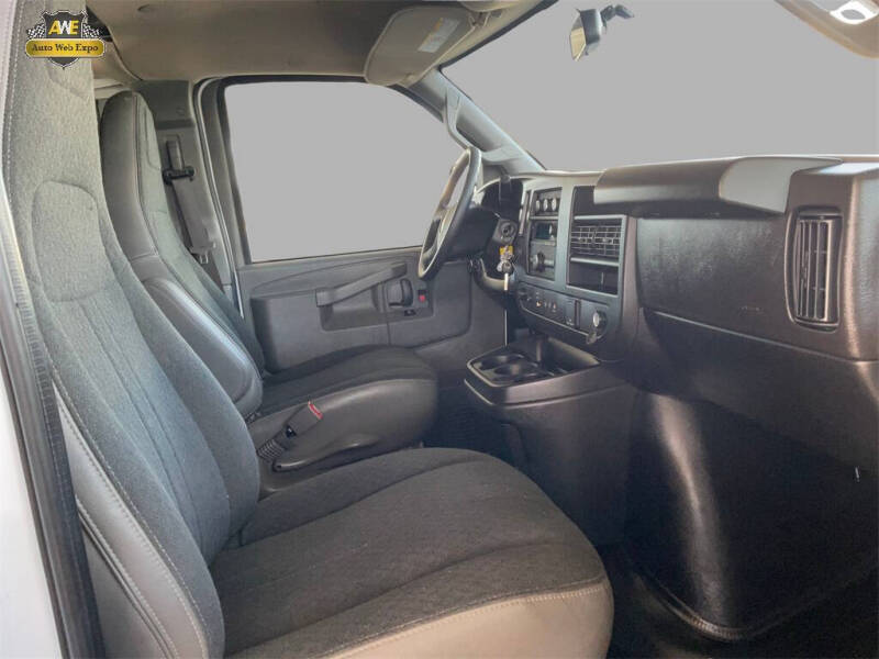 2023 Chevrolet Express 2500