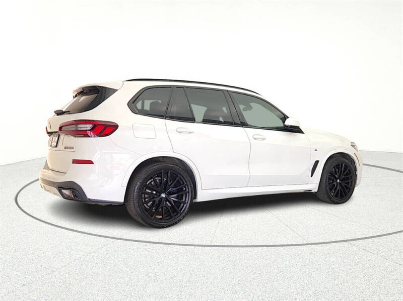 2022 BMW X5 M50i