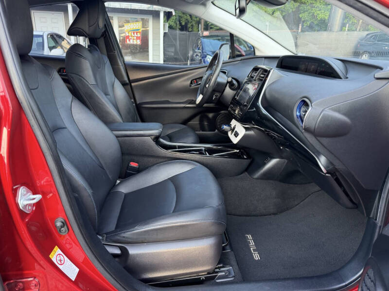 2017 Toyota Prius Four Touring