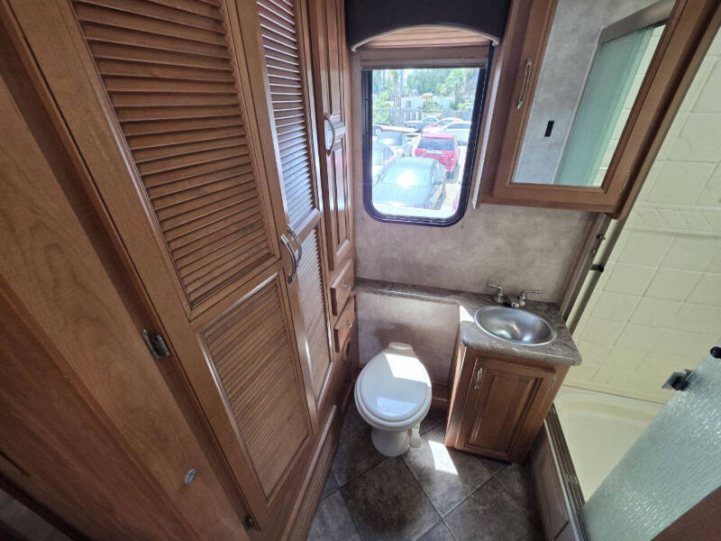 2017 NeXus RV MAYBACH
