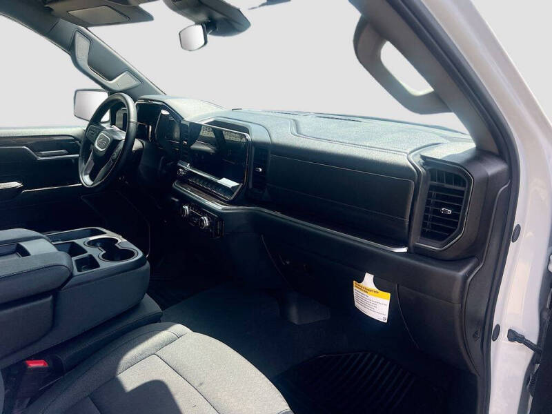2025 GMC Sierra 1500 Elevation Standard