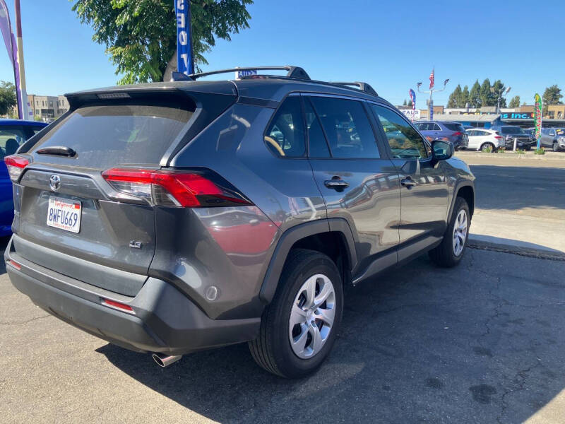 2021 Toyota RAV4 LE